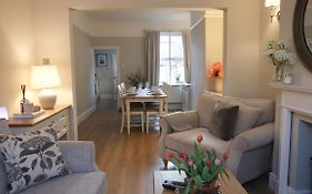 Luxury Living Outside The City Walls - Sleeps Six!