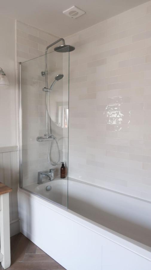 Luxury Living Outside The City Walls - Sleeps Six! Chester Exterior photo