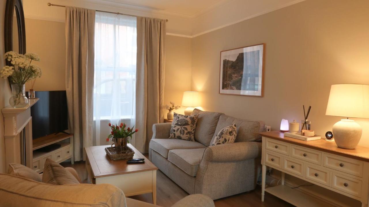 Luxury Living Outside The City Walls - Sleeps Six! Chester Exterior photo