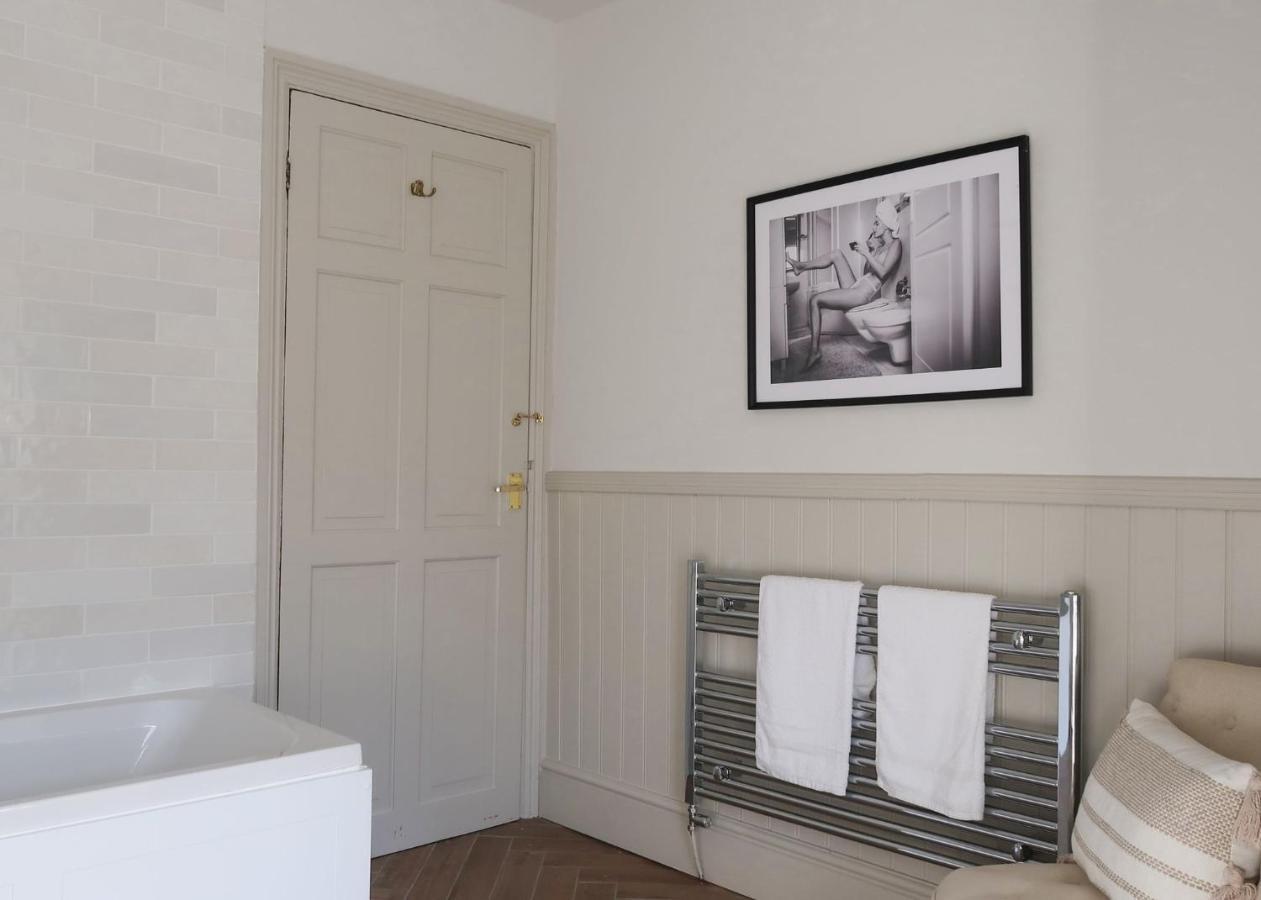 Luxury Living Outside The City Walls - Sleeps Six! Chester Exterior photo