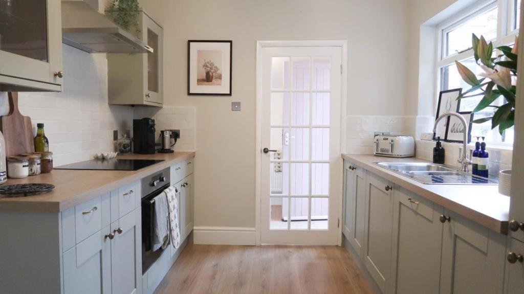 Luxury Living Outside The City Walls - Sleeps Six! Chester Exterior photo